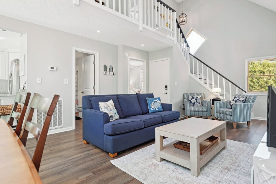 DU303: Aurora | Mid Level Living Area