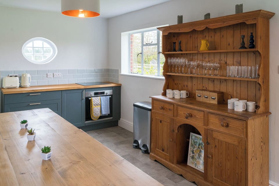 The kitchen (2)
