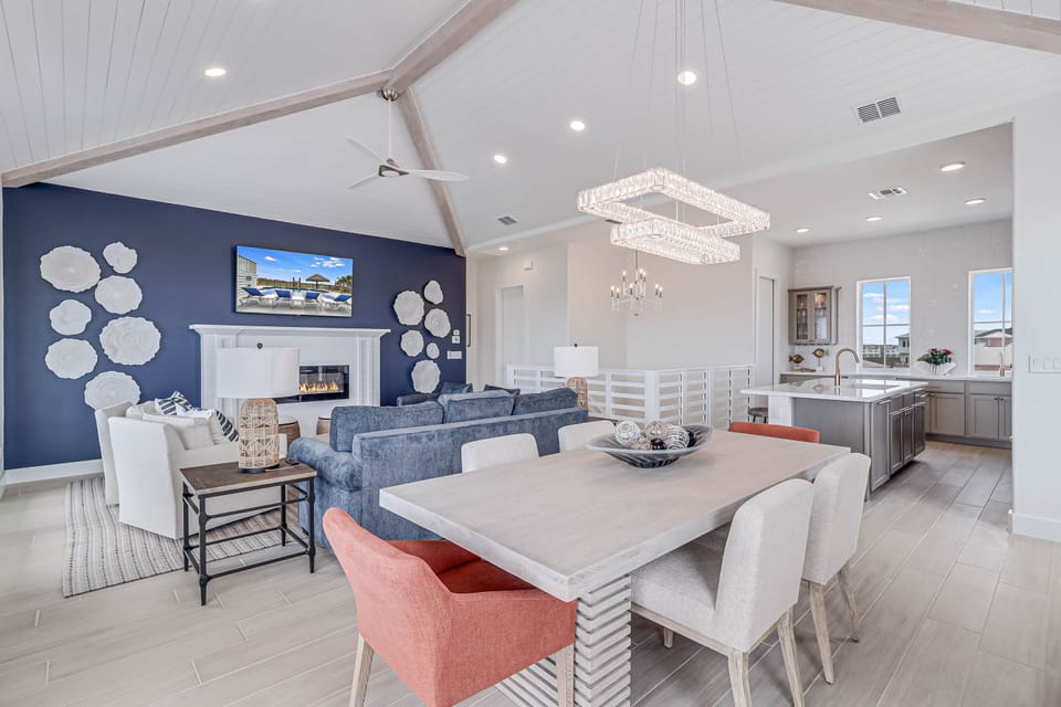 Dining Room - Seating for 6 - Third Floor