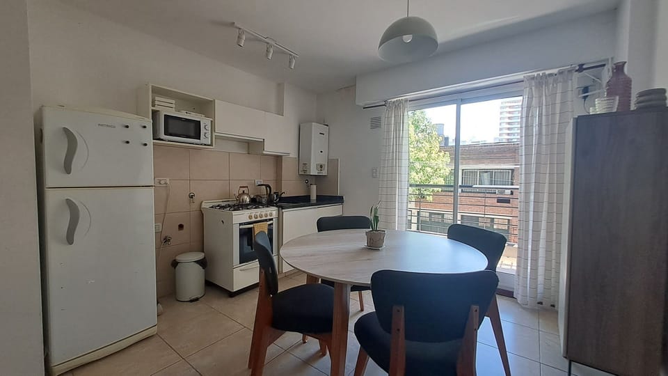 Kitchen or kitchenette,Dining area