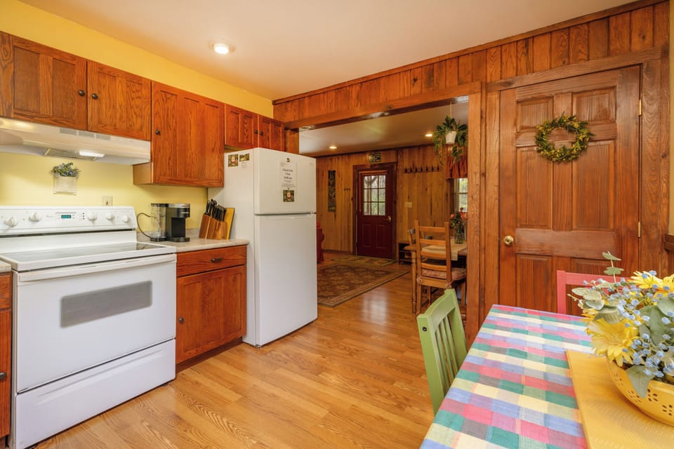 Fridge, Electric Range, Keurig. 