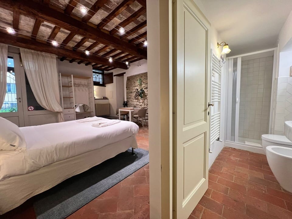 Double bedroom, living room and bathroom