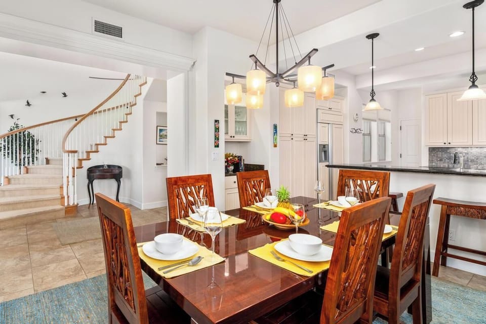 Dining area with seating for six