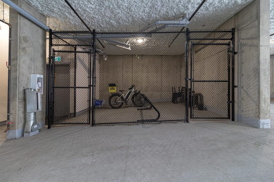 Bike locker