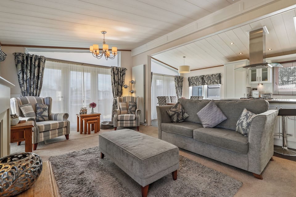 Luxury Lodge, Close to the Beach