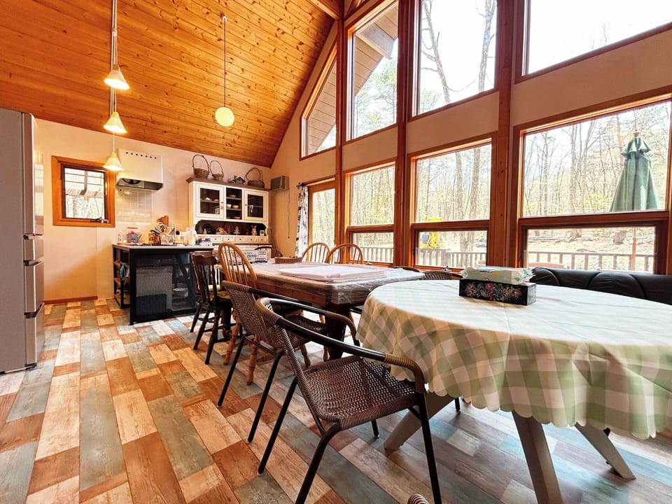 ・[Dining kitchen] A large space where even a large number of people can dine together.