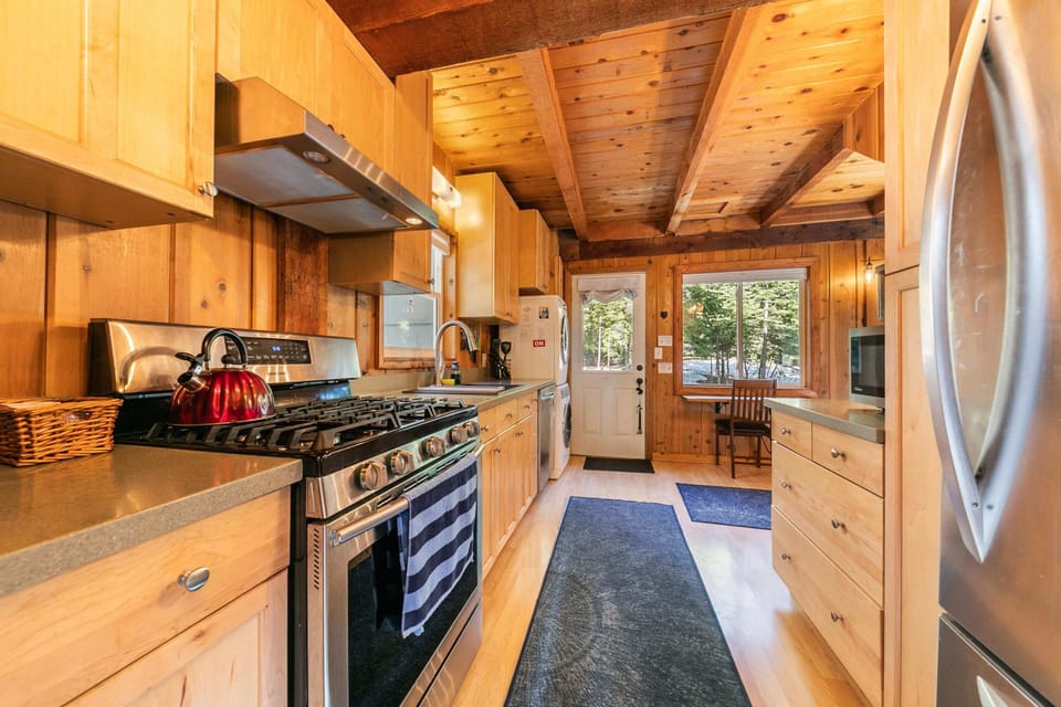 The well-organized kitchen offers a full range of appliances and cookware so you can prepare your favorite meals just like at home.