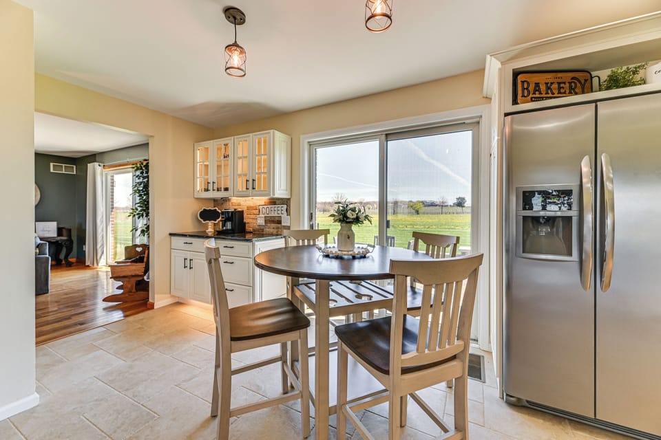 Dining Area | Dishware/Flatware | 1st Floor