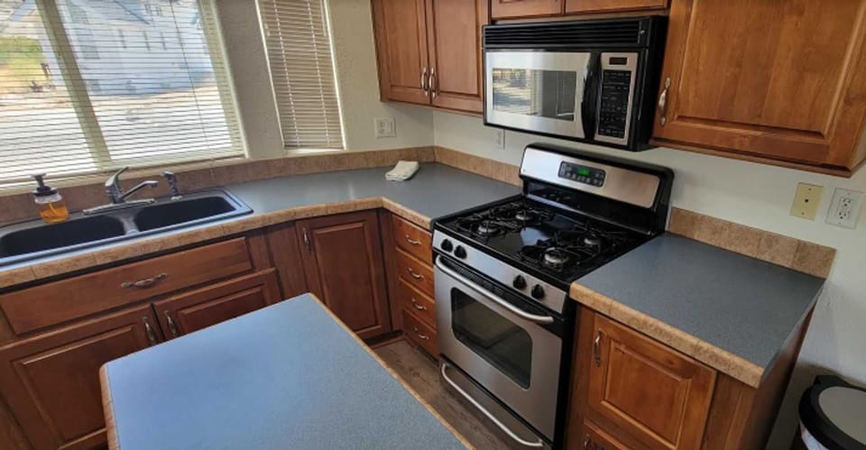 W37 - Kitchen
