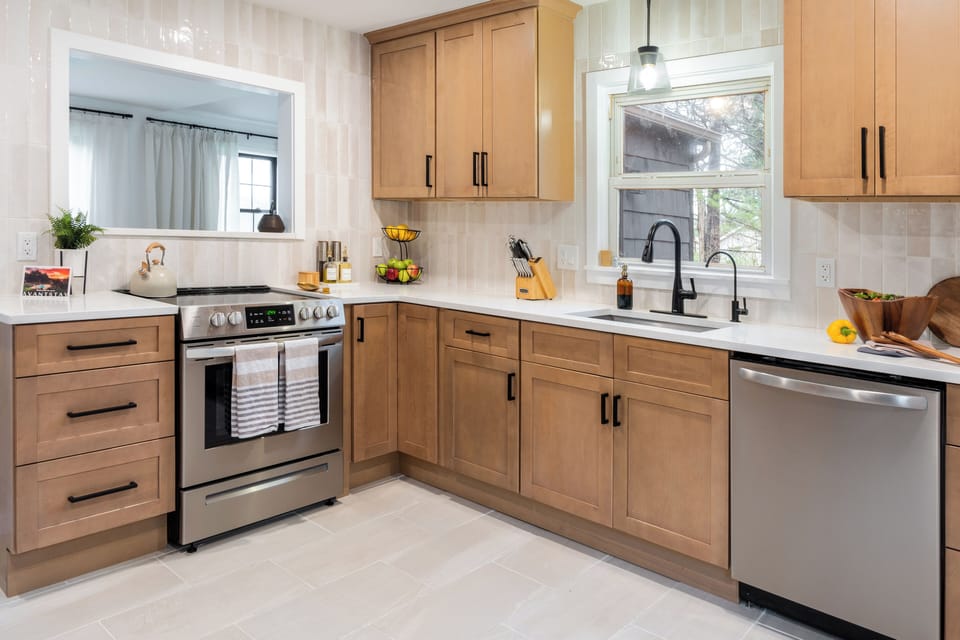 Fully equipped kitchen.