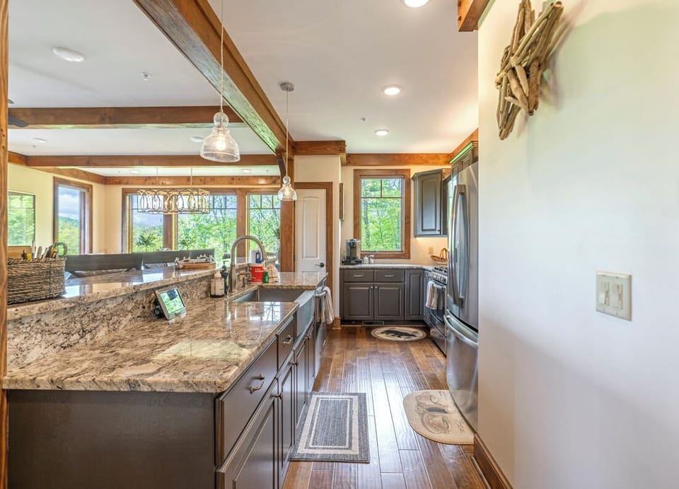 Kitchen--- Upgraded with Granite Countertops