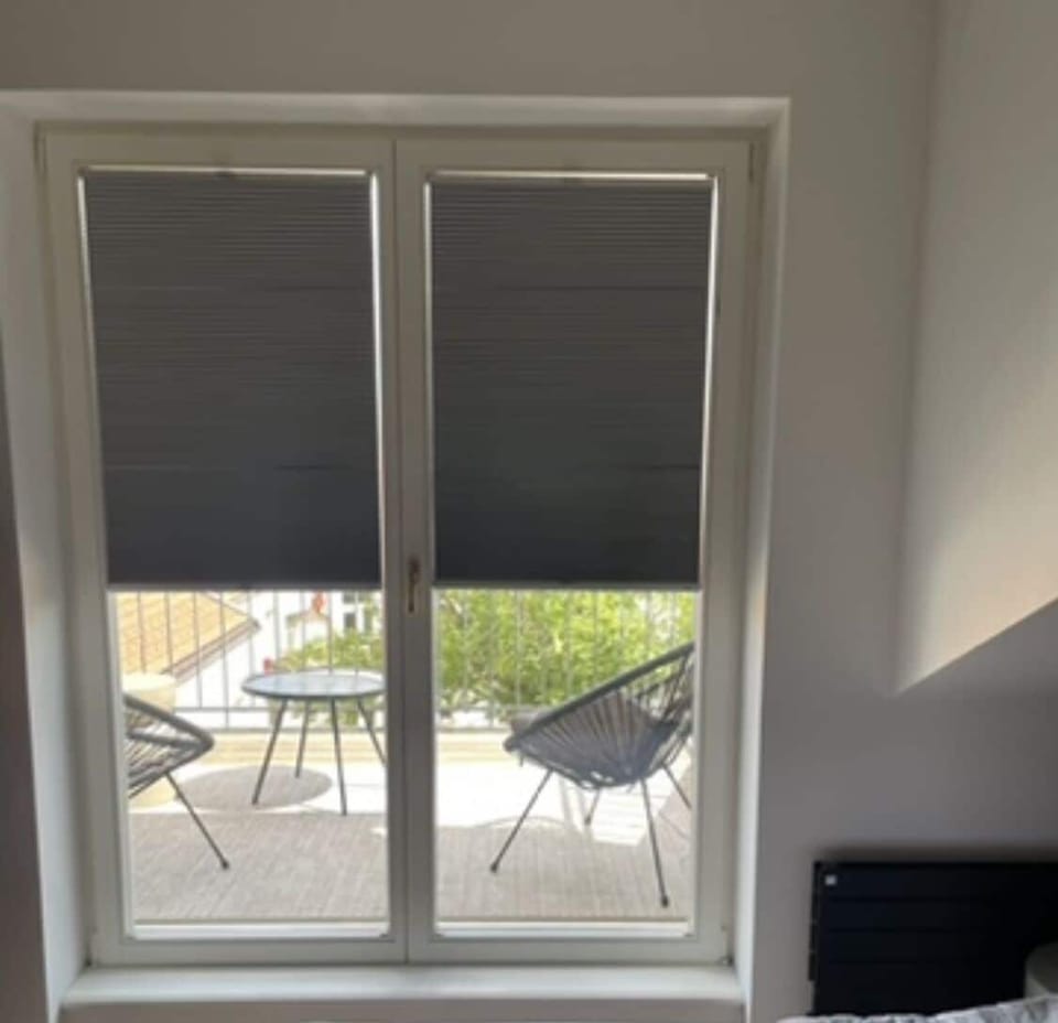 Blinds in the bedroom upstairs
