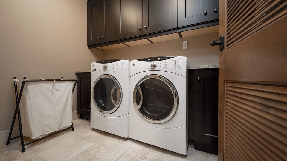 Laundry, Main Level