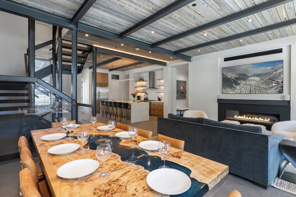 2.4-nirvana-telluride-dining-1