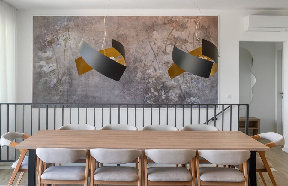 Comfortable dining area for 8 people