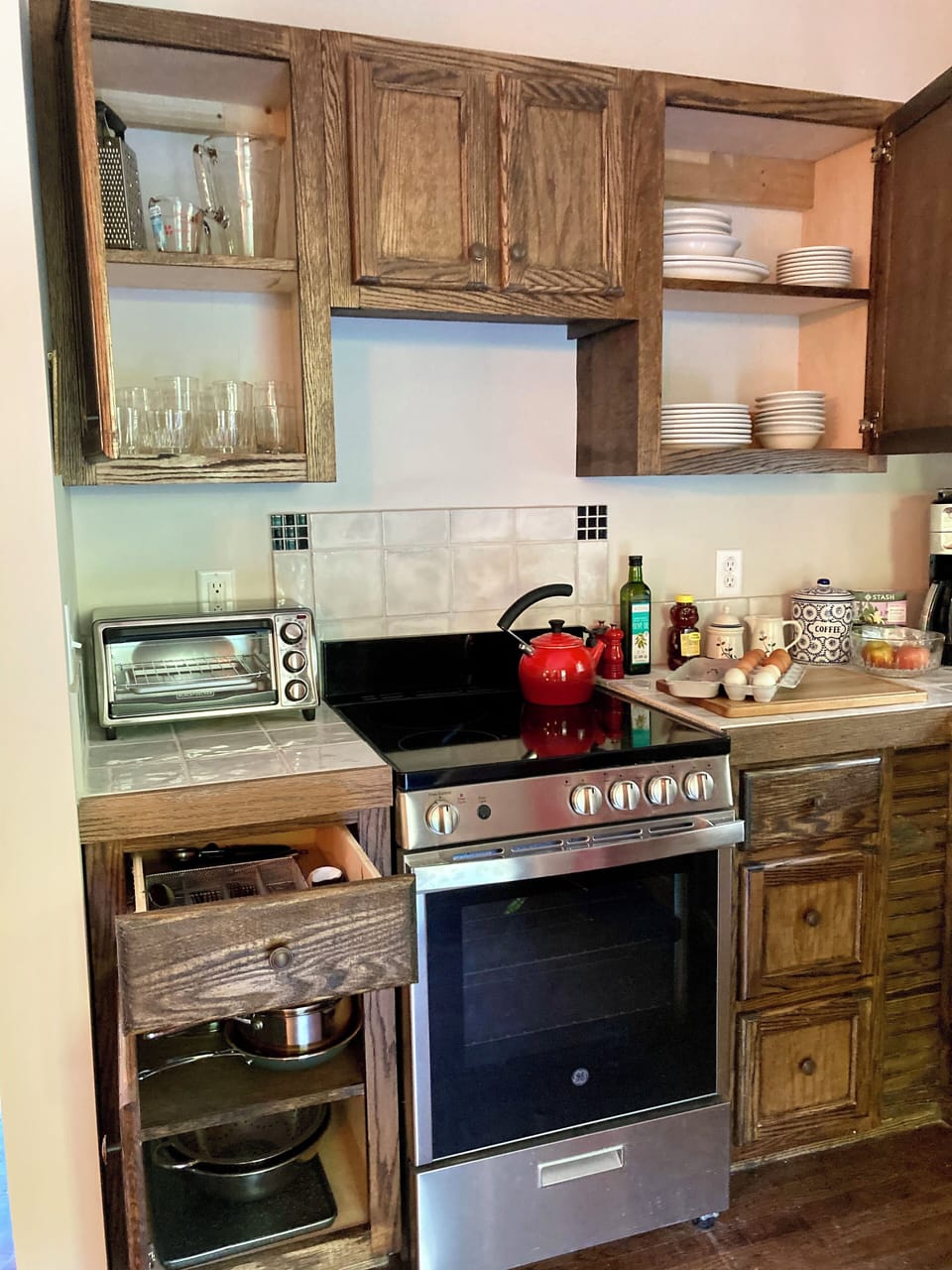Full kitchen