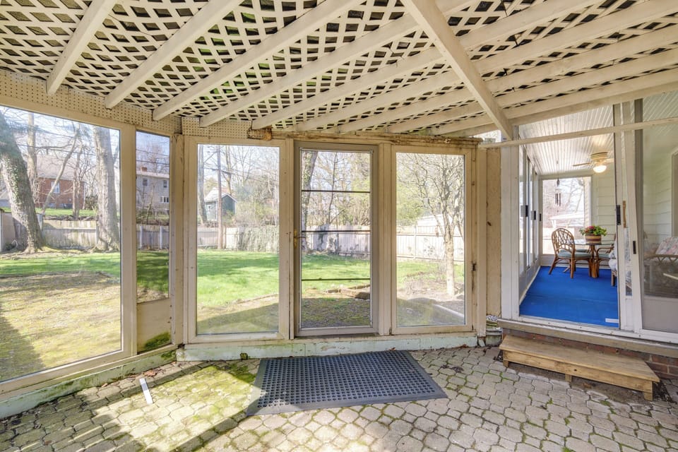 Screened-In Patio