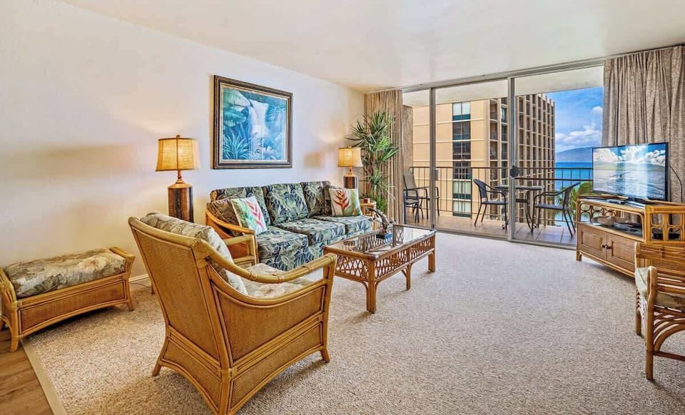 Tasteful Hawaiiana style decor in the ocean view living room