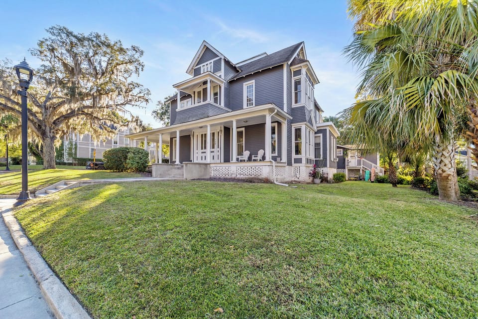 Relax on the covered front porch and enjoy peaceful surroundings.