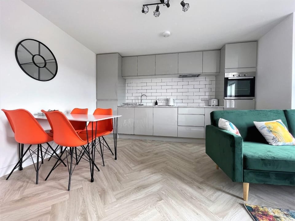 Flat 5 Kitchen & Dining Area