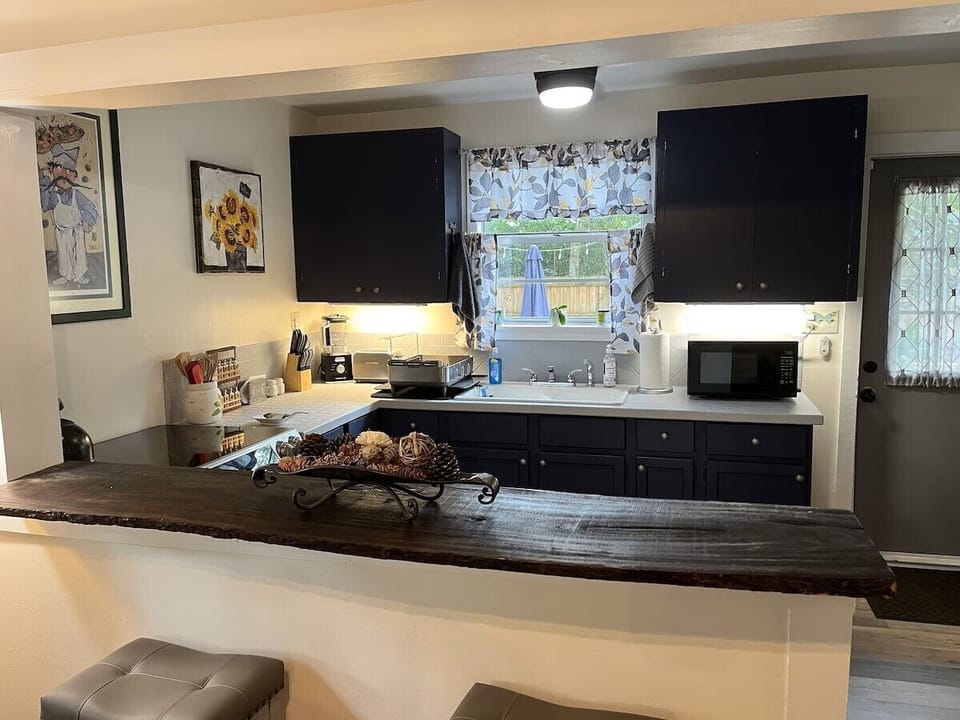 Kitchen Bar