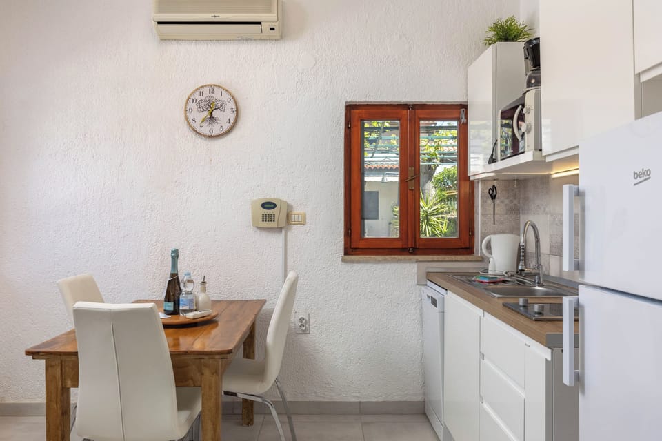 Kitchen and dining area