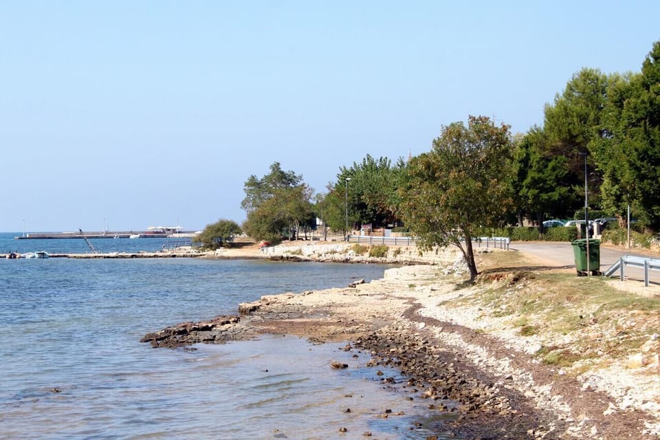 Nearby beaches