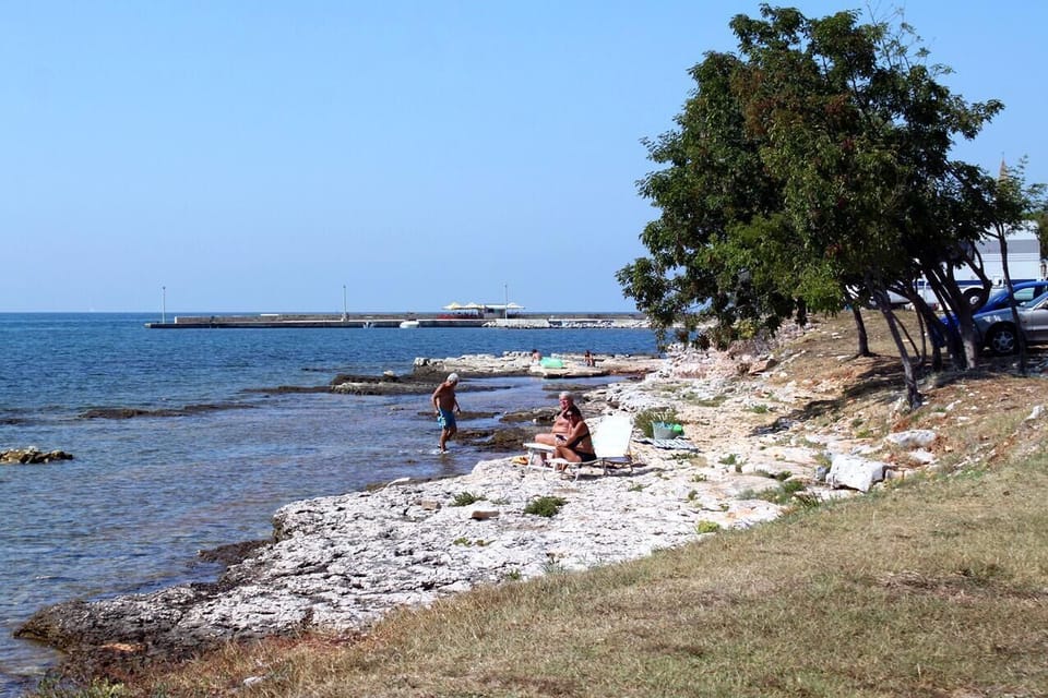 Nearby beaches