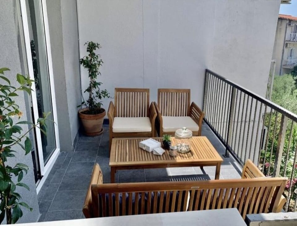 Balcony 1