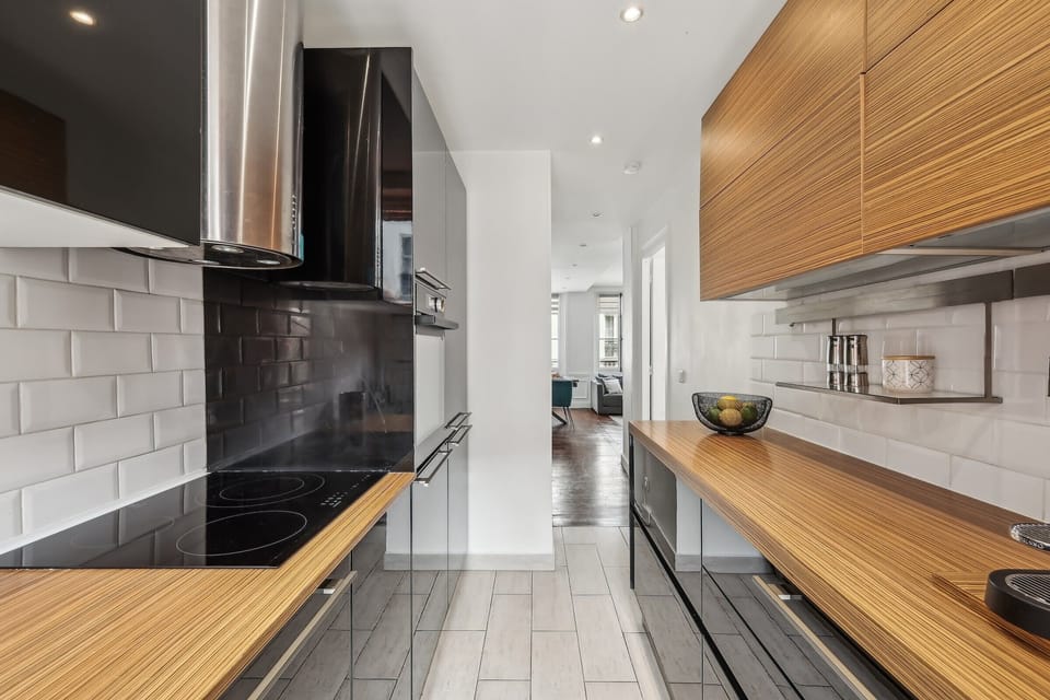 The kitchen is fully equipped to prepare a simple meal