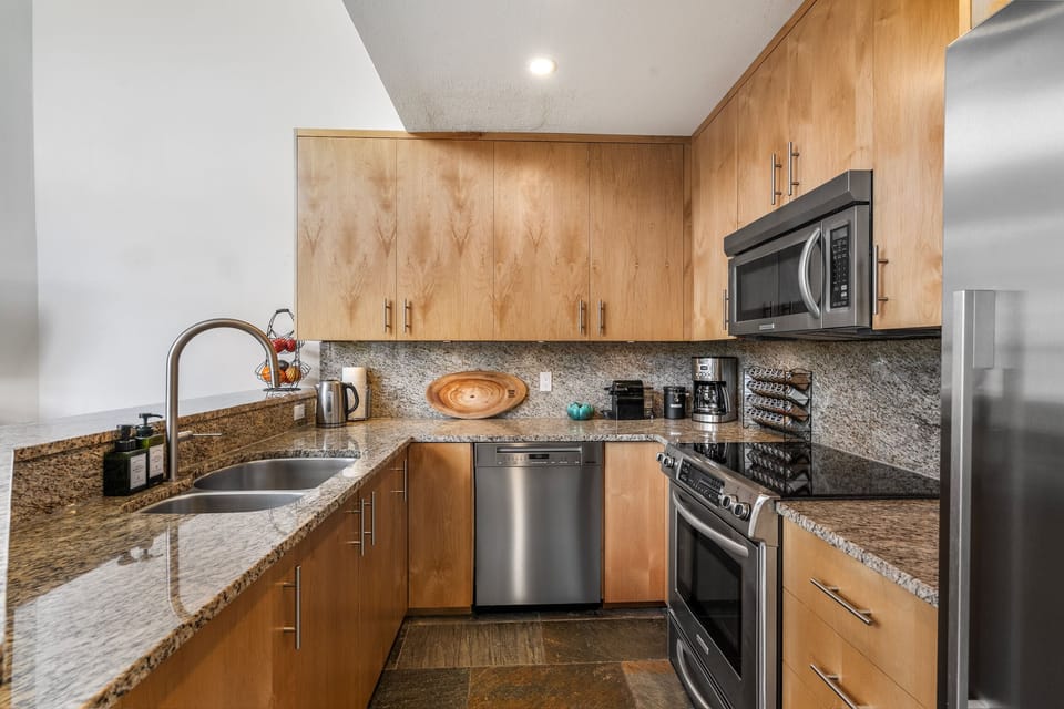 Miele dishwasher, KitchenAid and Fisher Paykel appliances