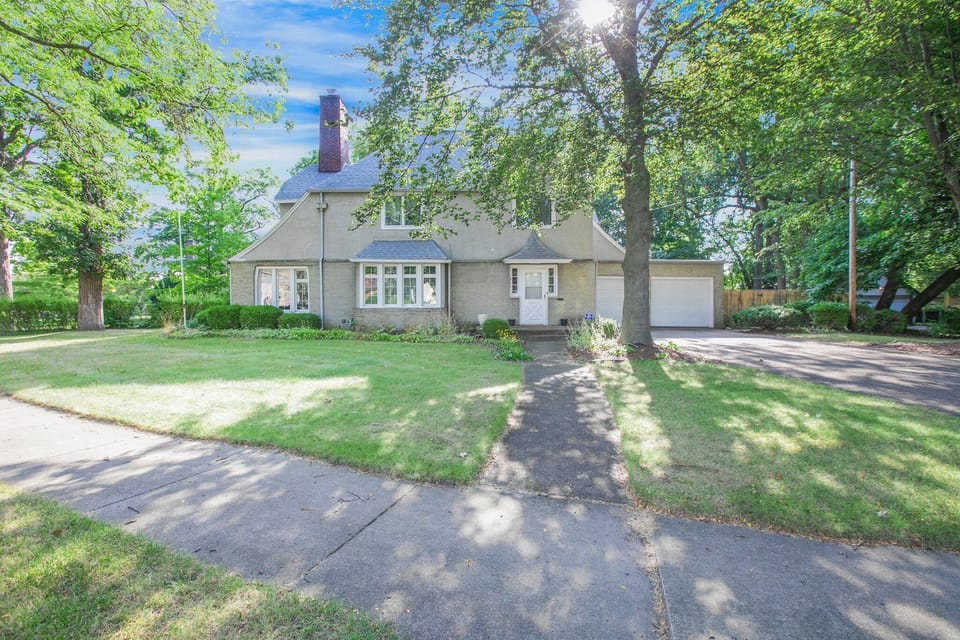 Welcome to The Grand Dame