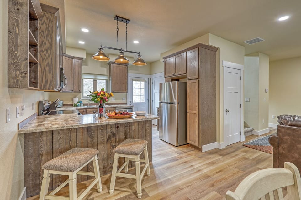 Enjoy all the amenities of your fully furnished kitchen.