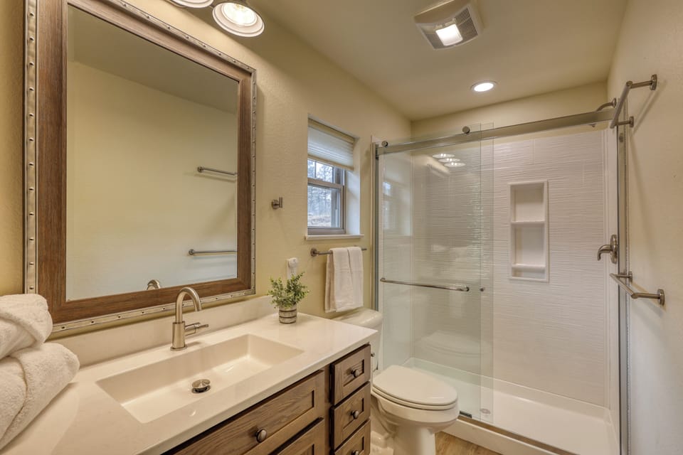 Second Bedroom-Ensuite Bathroom