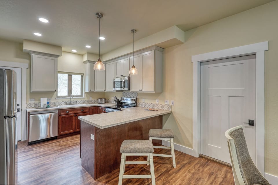 Fully equipped kitchen.