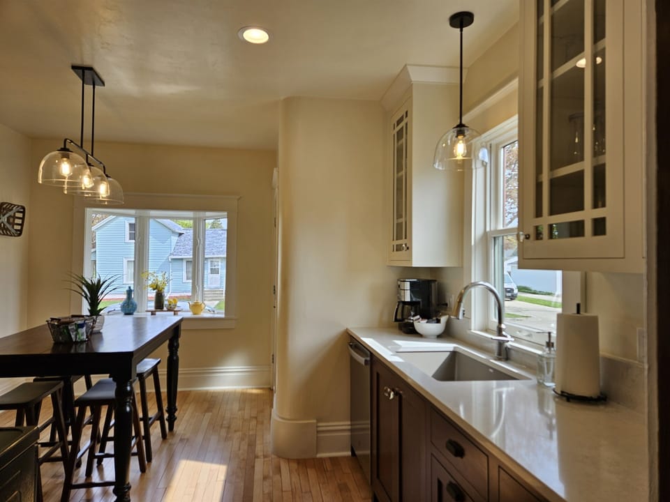 Enjoy some wine after a long day of sightseeing and prepare a meal in this fully equipped kitchen.