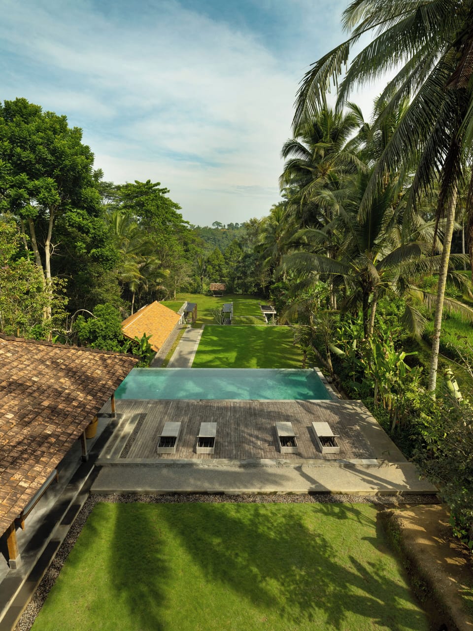 Property exterior overview 
