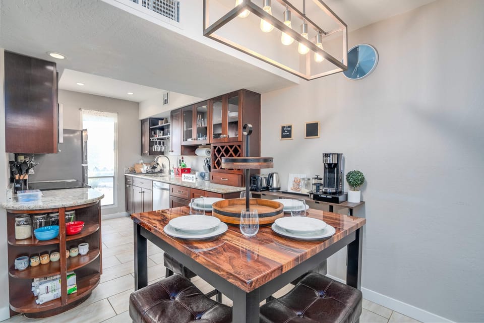 Dining + Kitchen