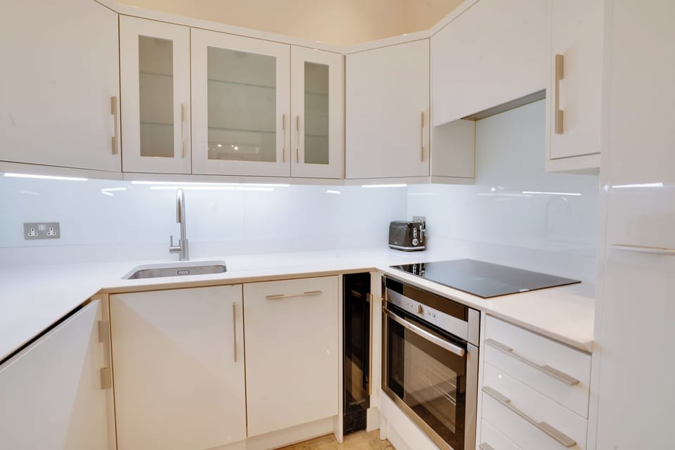 34 Clarges St 28