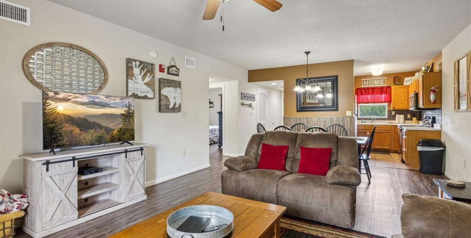 Two Bedroom Condo Pigeon Forge Sleeps 6 on the River Cedar Lodge - Main Living Room Image