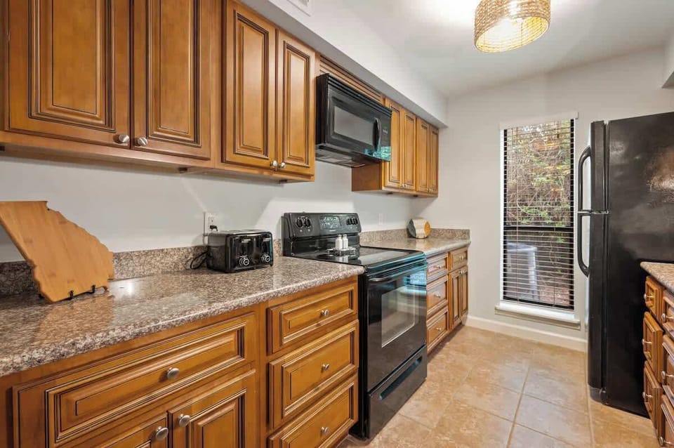 Full Kitchen- Stocked with everything you might need for cooking family meals!