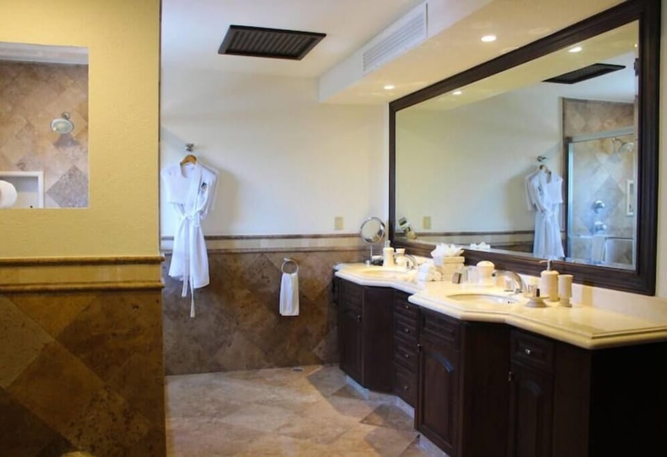 Playa Grande, cabo san lucas, bathroom