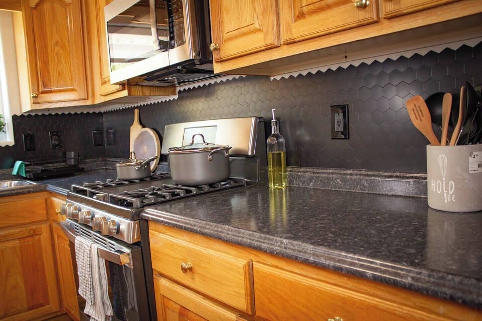 Gas stove and oven