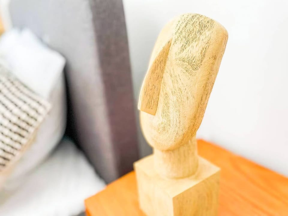 Central Sofia | Metro to Airport | Fast Wi-Fi | King bed | Park view | Self check-in