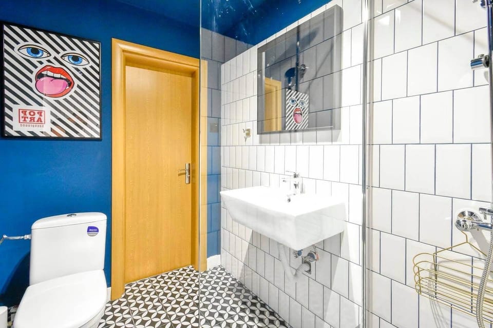 3 Rooms Together · Budget Central Stay