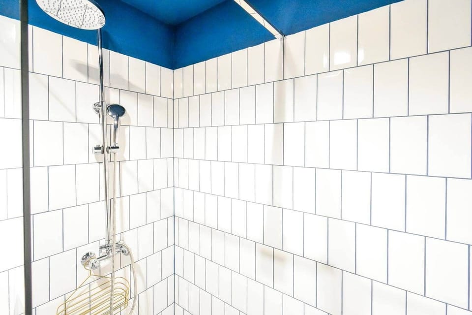 3 Rooms Together · Budget Central Stay