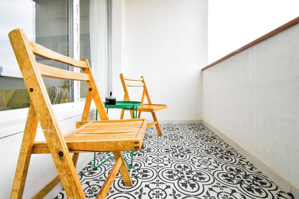 You’ll savor quiet moments on the private balcony, perfect for sipping coffee or enjoying the fresh air with a great view.