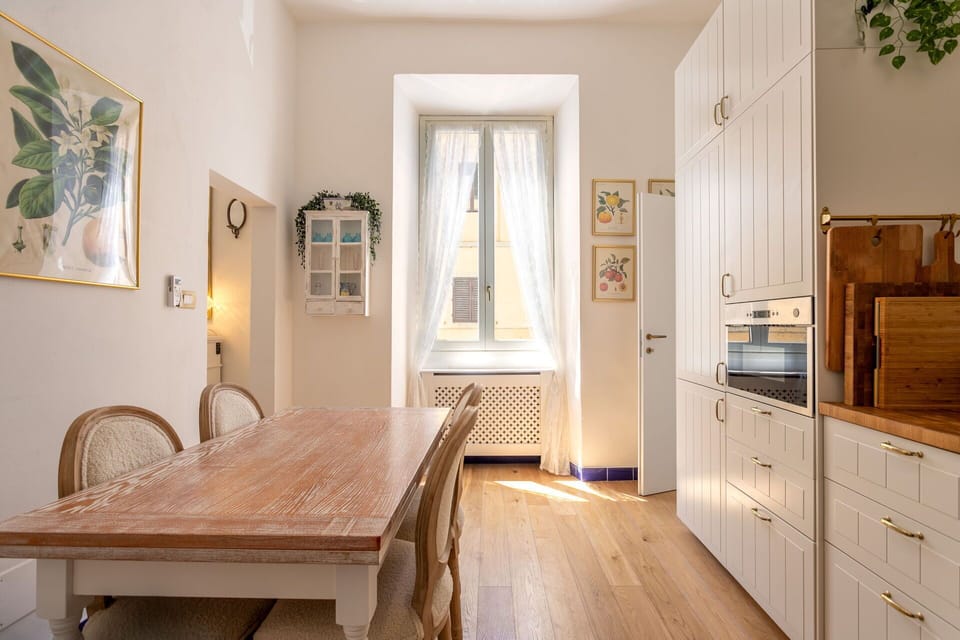 Dining Room, Kitchen