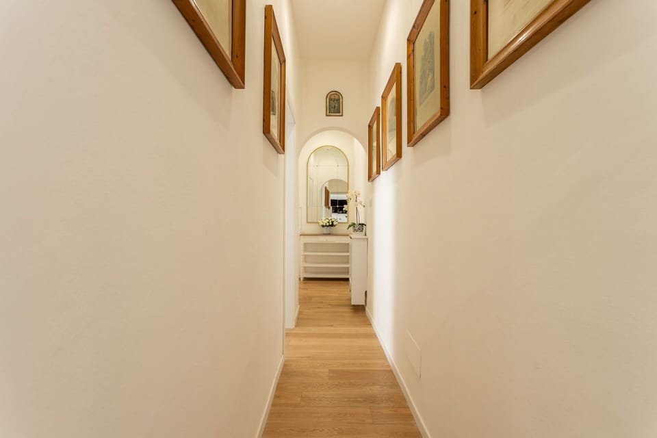 Room Detail