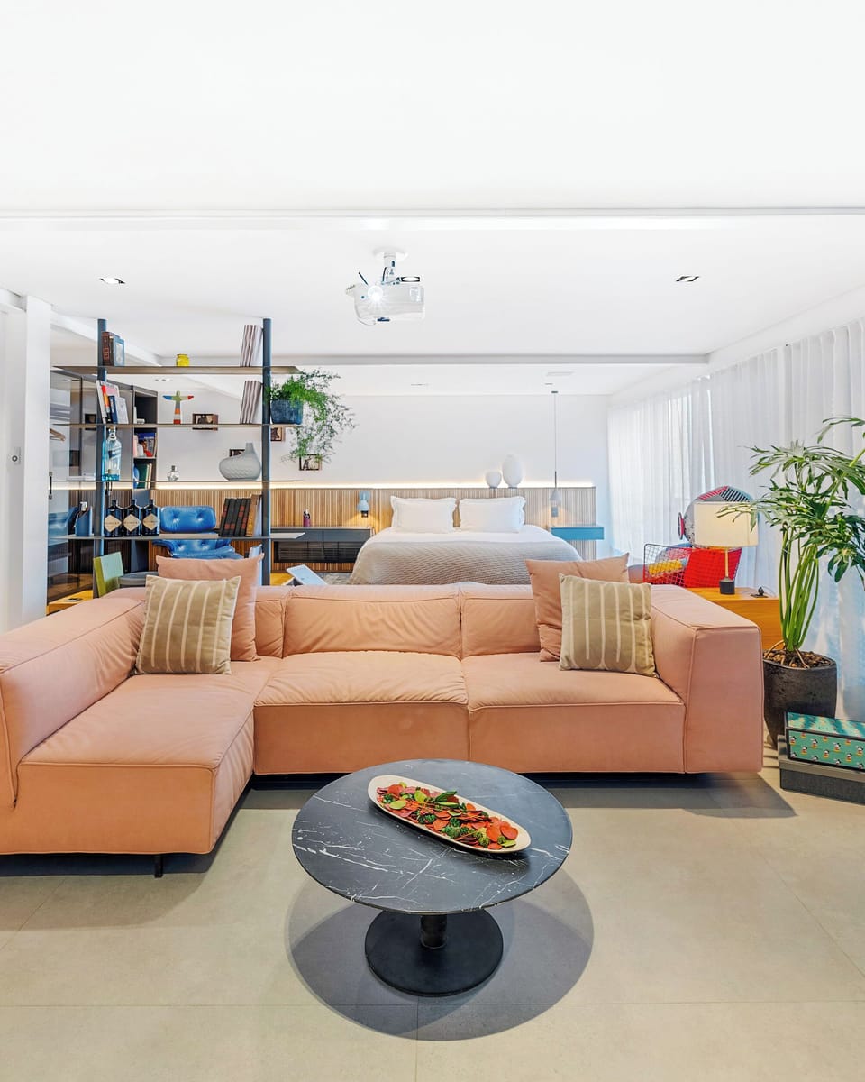 Open plan living with every amenity you could think of. Comfort is King!